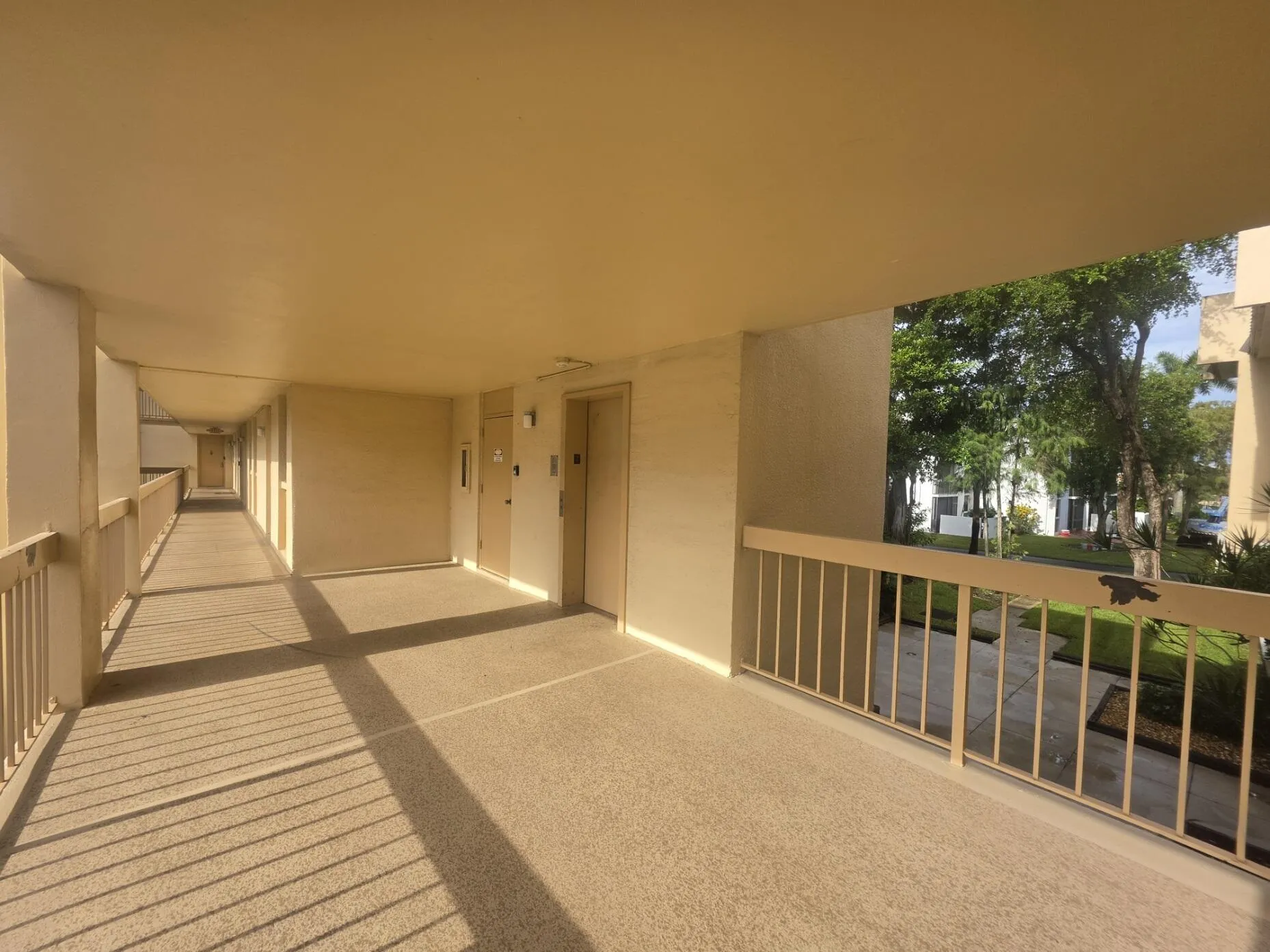 ELEVATOR 2ND FLOOR GREENGLADES