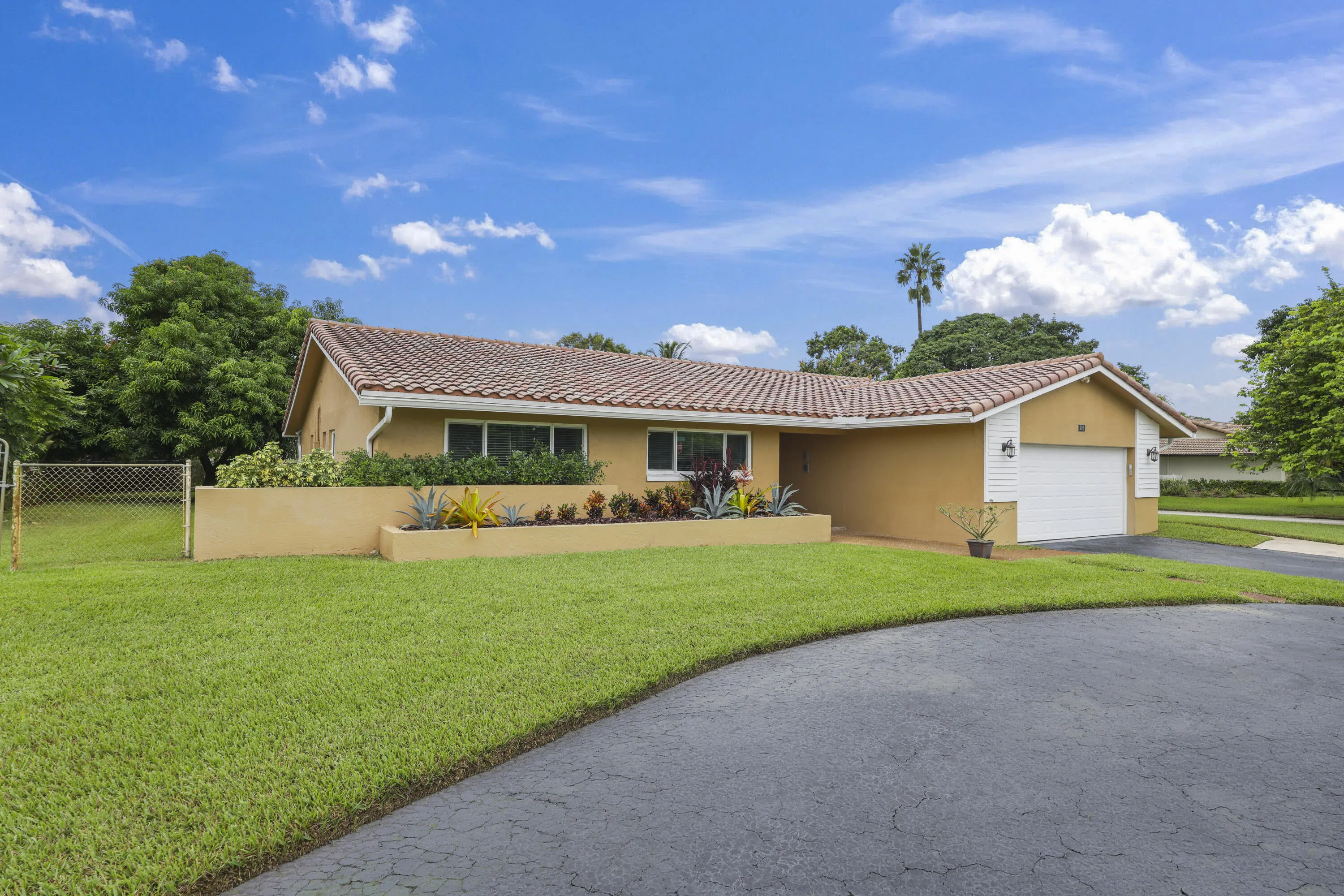 992 NW 83rd Dr - 6.jpg-FULL