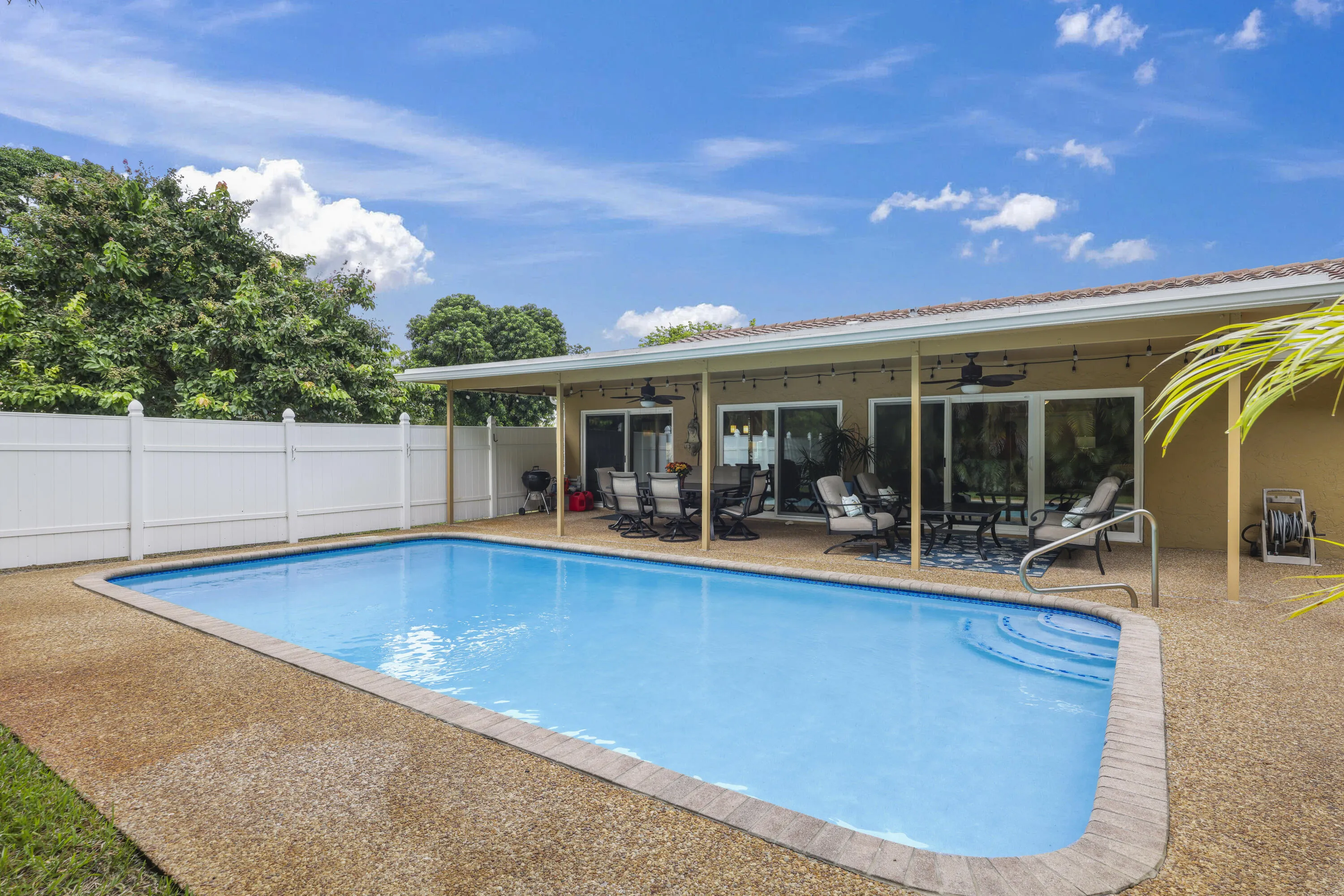 992 NW 83rd Dr - 36.jpg-FULL