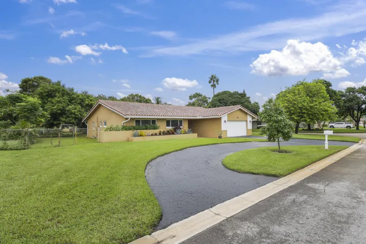 992 NW 83rd Dr - 5.jpg-FULL
