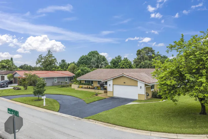 992 NW 83rd Dr - 66.jpg-FULL