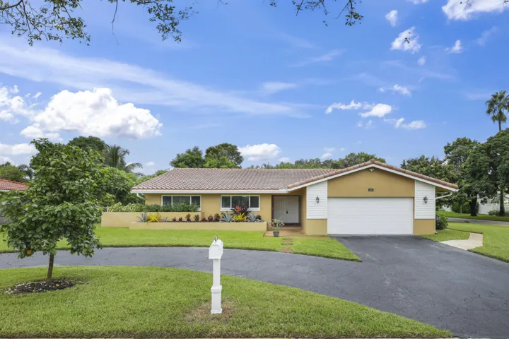 992 NW 83rd Dr - 1.jpg-FULL