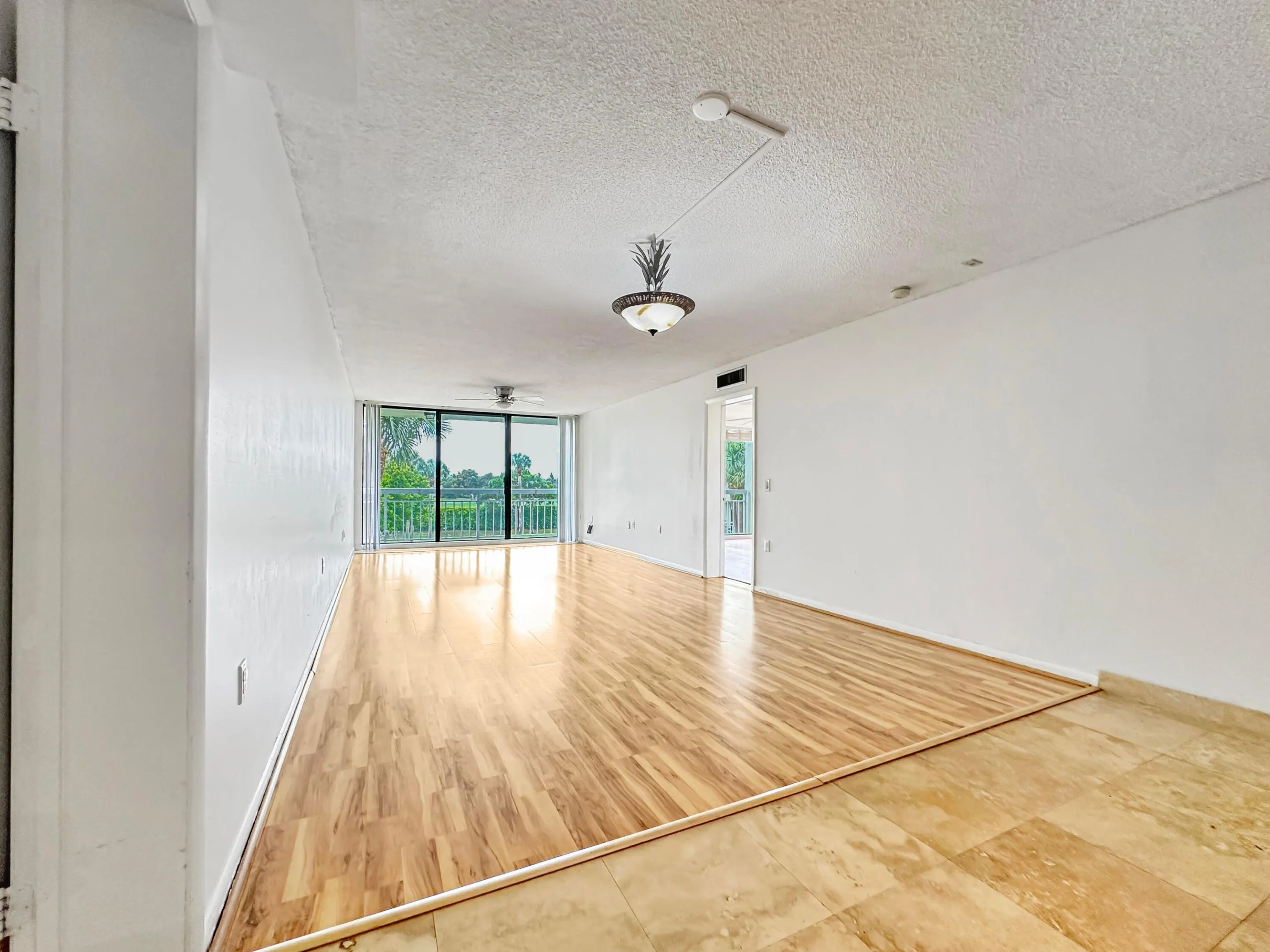 Spacious living room