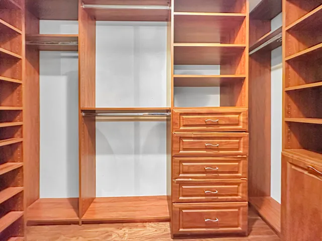 Customized walk-in closet