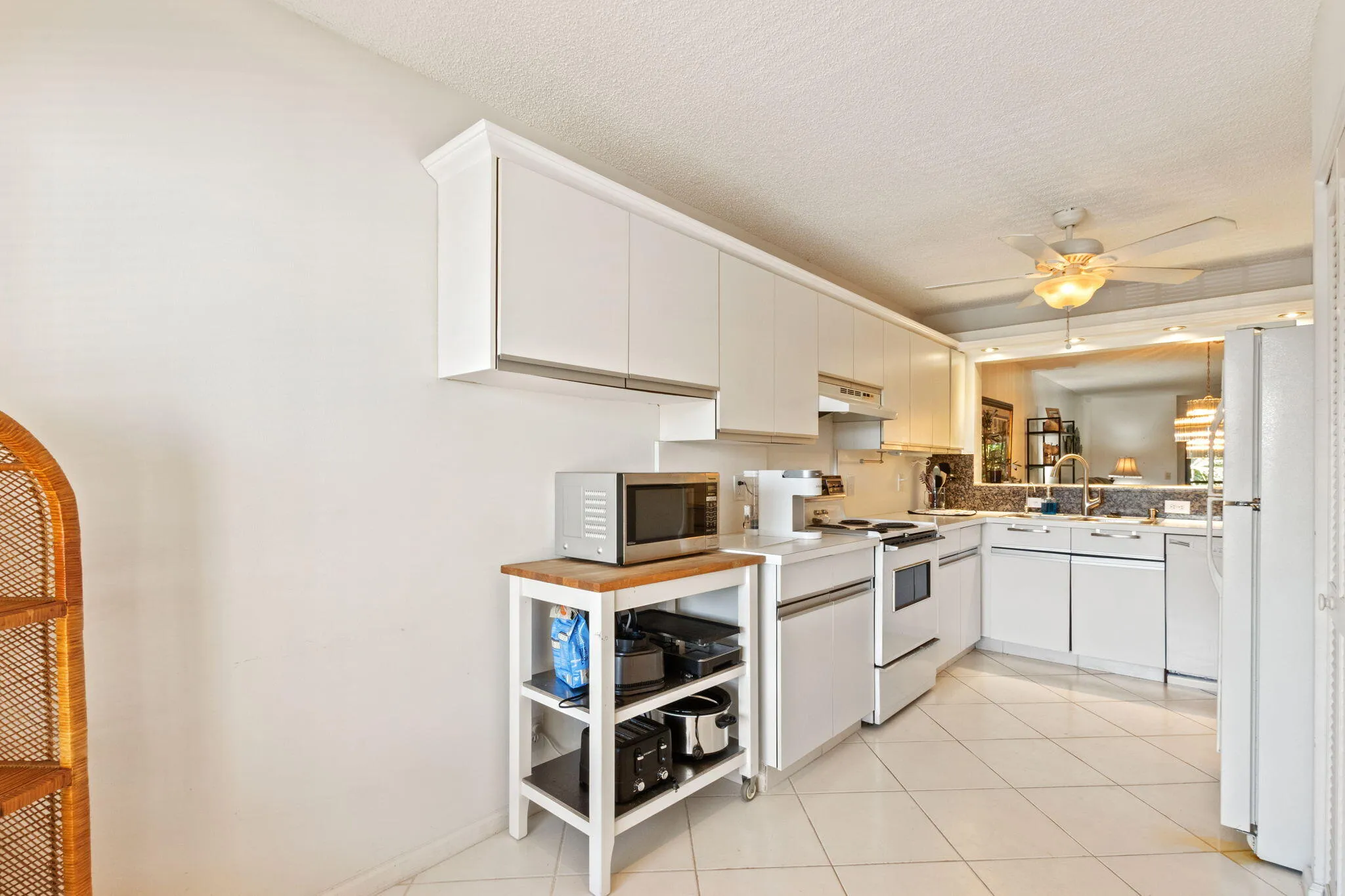 1-web-or-mls-5380-cedar-lake-dr-303