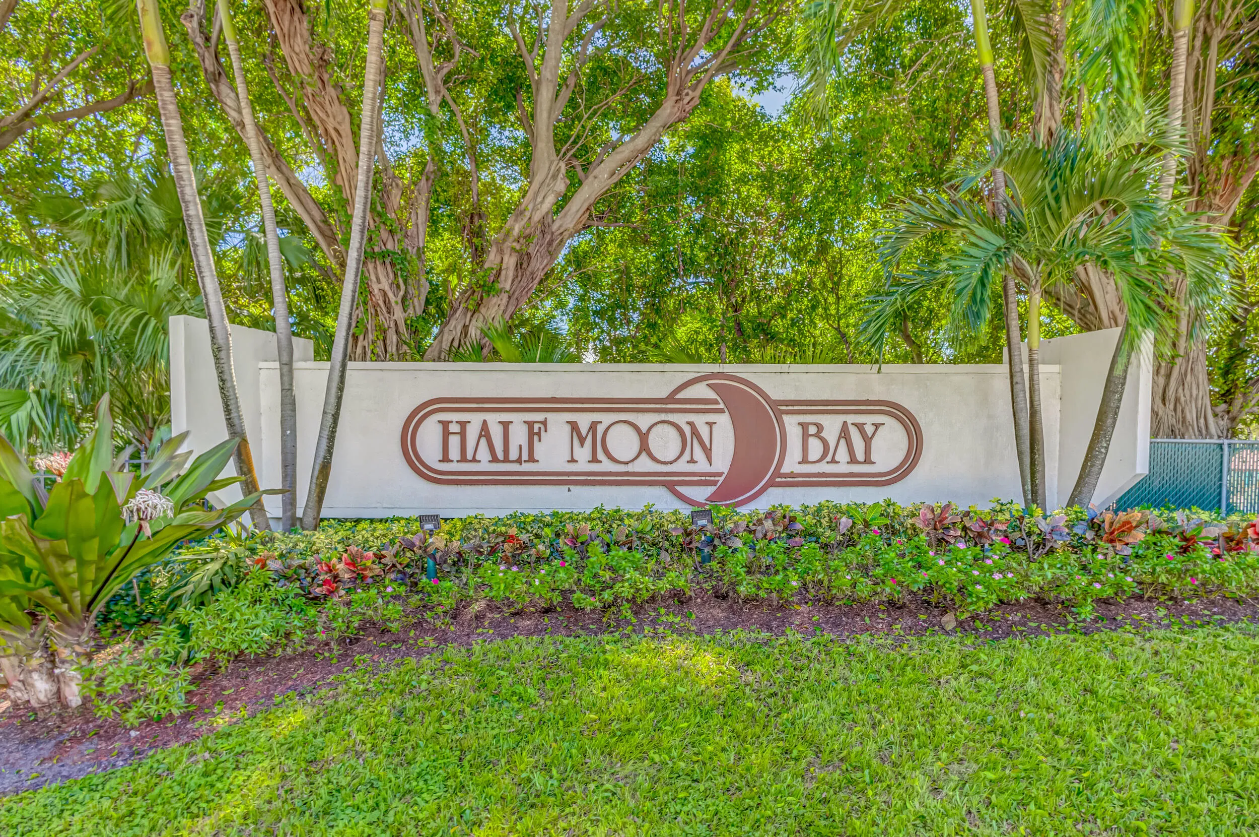 MONUMENT SIGN