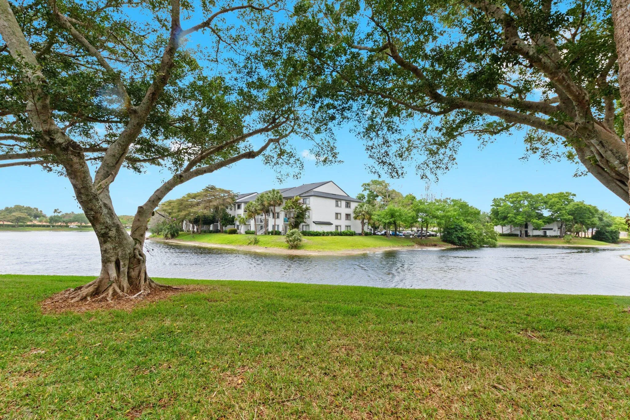 24-web-or-mls-5380-cedar-lake-dr-304