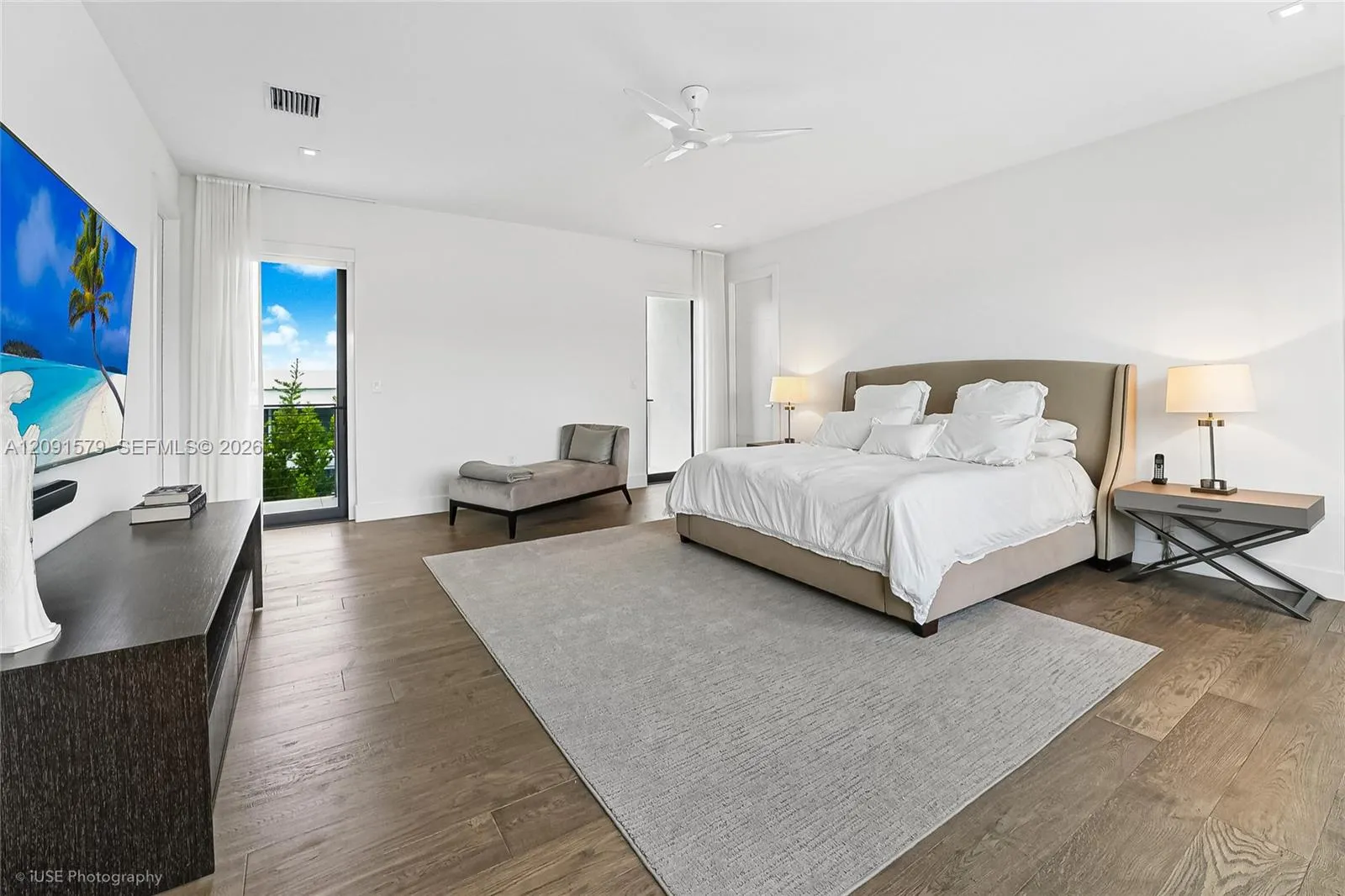 Master Bedroom - Upstairs
