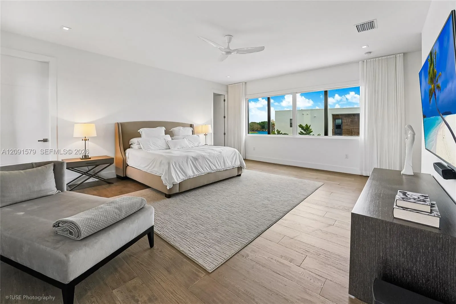Master Bedroom -Upstairs