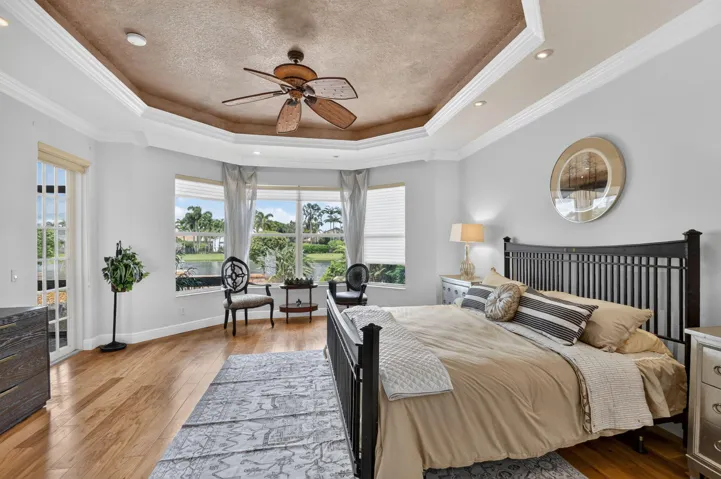 Spacious 17'2"x18'6" Primary Suite