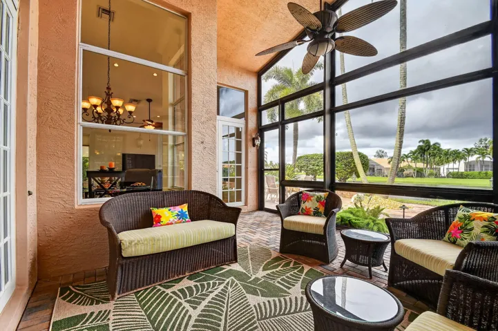 Valencia Palms "Where Life Comes Alive"