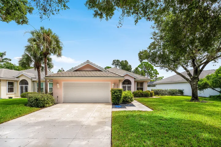 001-7708SoutheastBayCedarCircle-HobeSoun