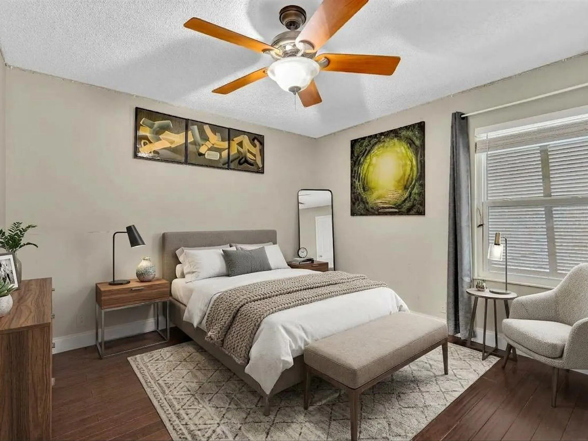 VIRTUALLY STAGED: Furniture, decor and/or lighting are for illustrative purposes only.