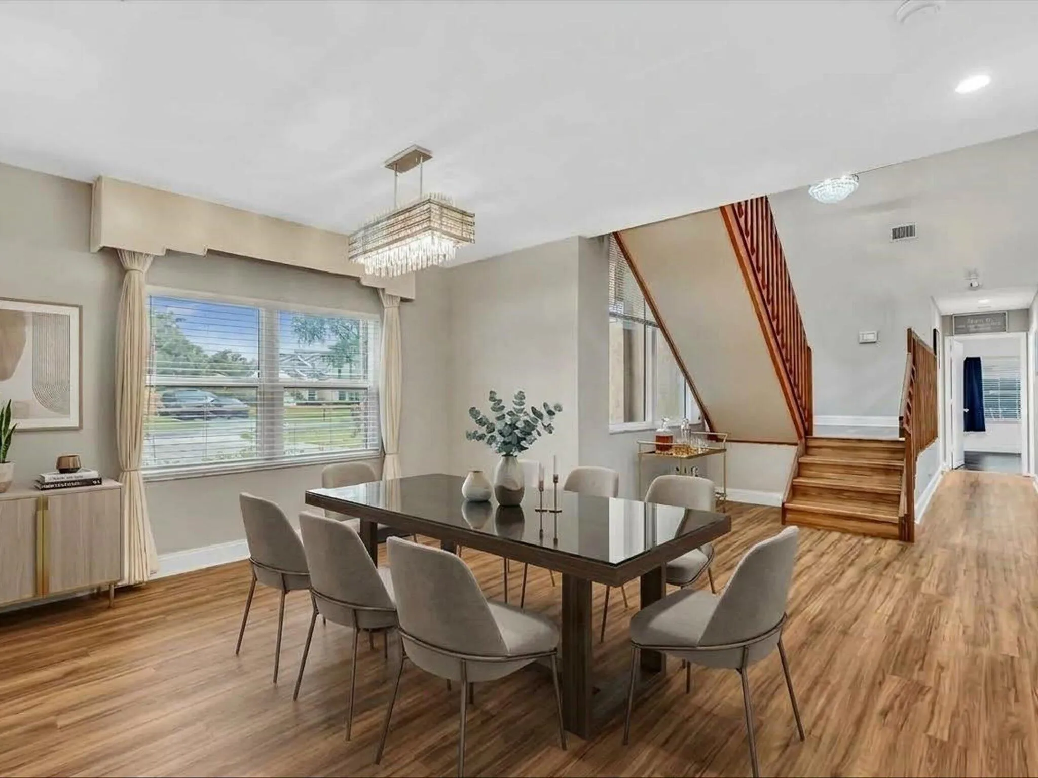 VIRTUALLY STAGED: Furniture, decor and/or lighting are for illustrative purposes only.