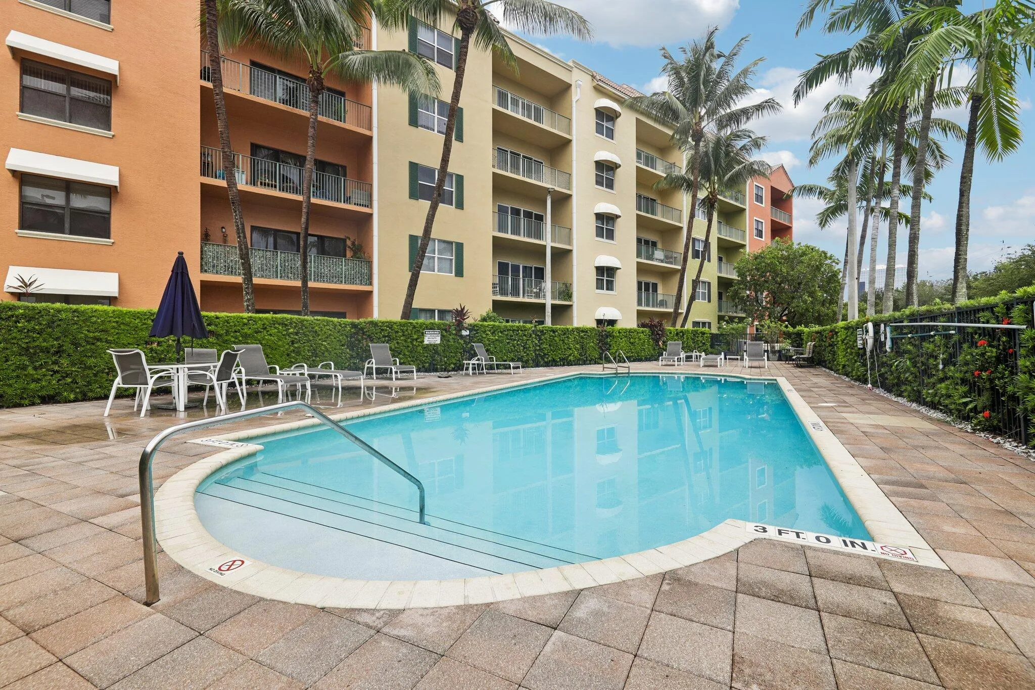 28-web-or-mls-Presidential Way #310-1809