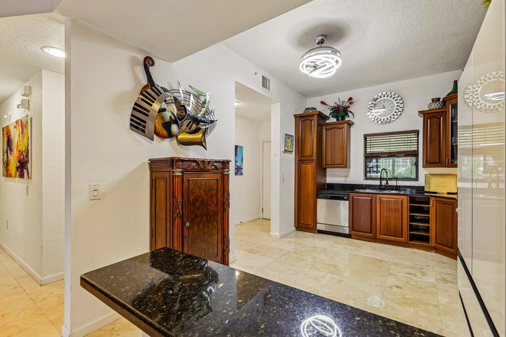 8-web-or-mls-Presidential Way #310-S1809