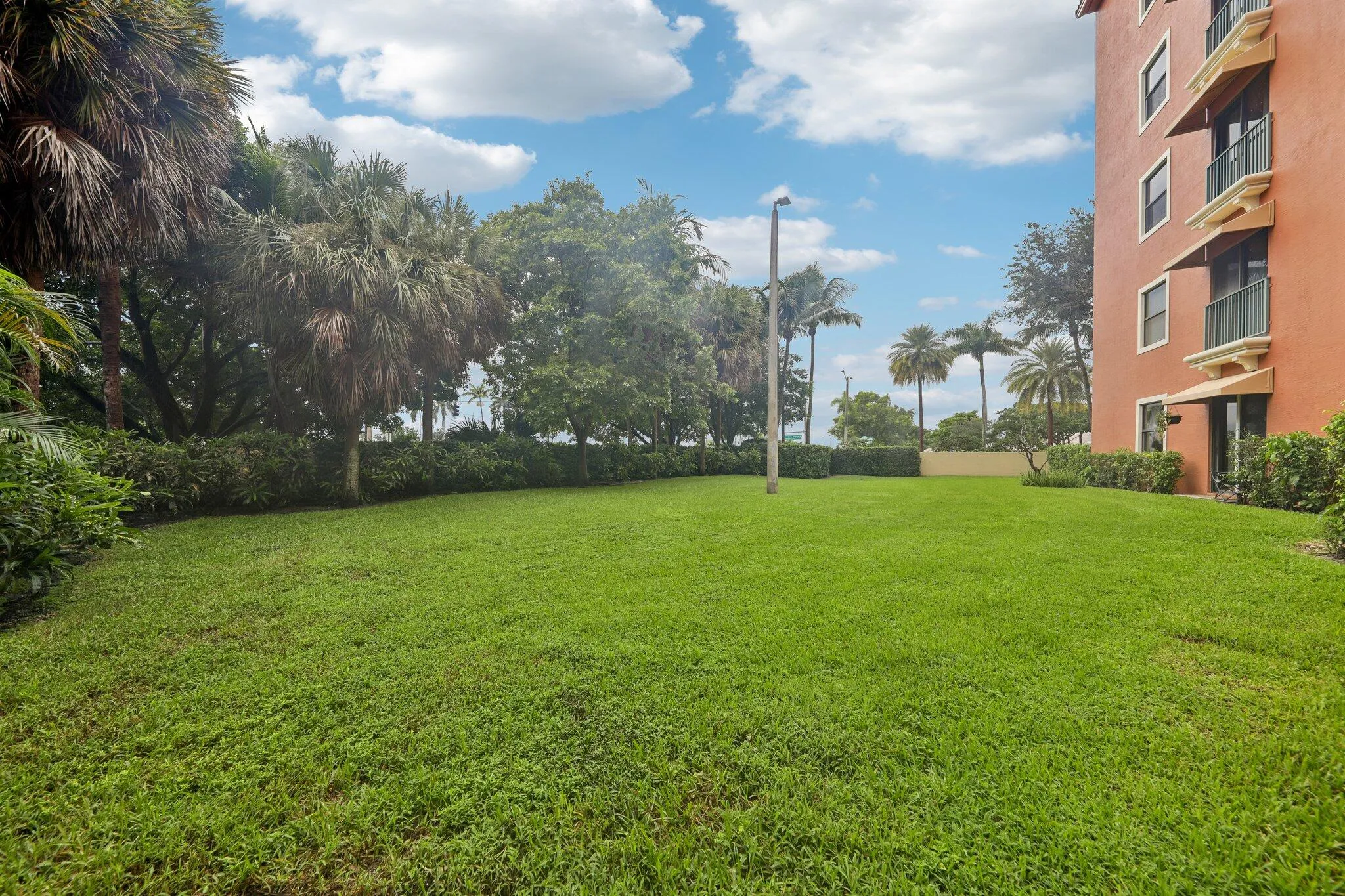 29-web-or-mls-Presidential Way #310-1809
