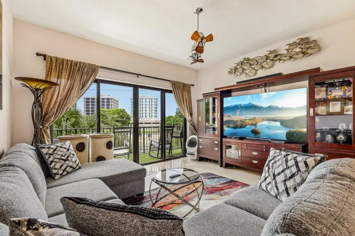 3-web-or-mls-Presidential Way #310-S1809