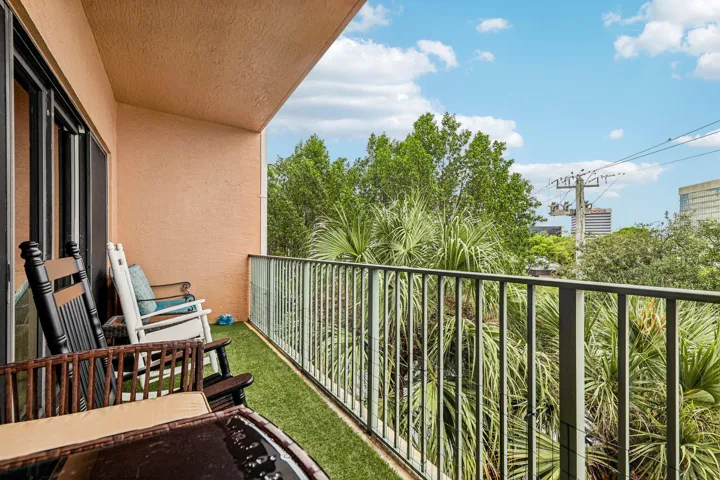 22-web-or-mls-Presidential Way #310-S180