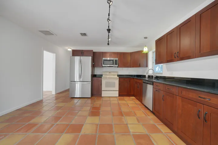 Spacious Kitchen