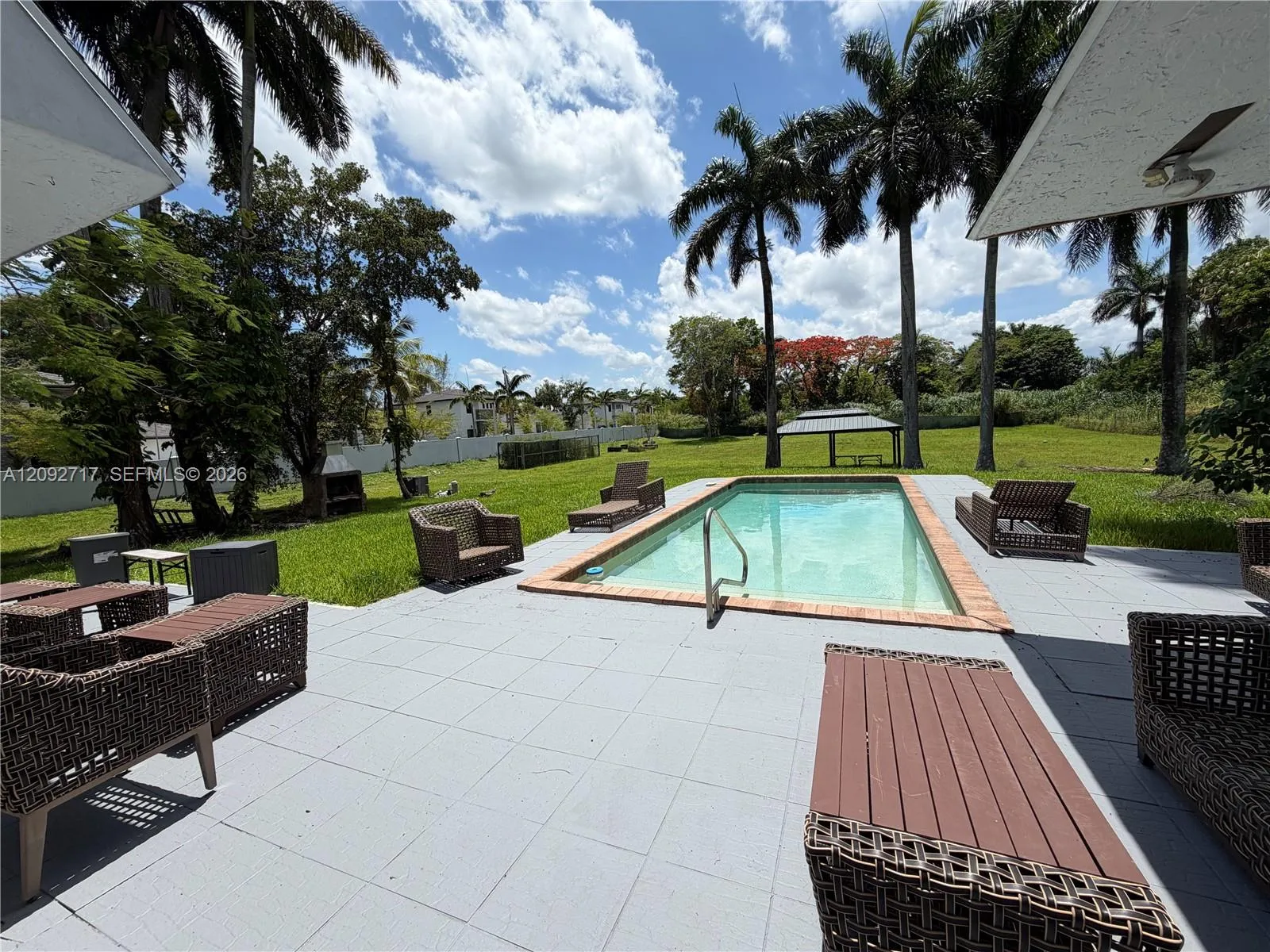 POOL CABANA