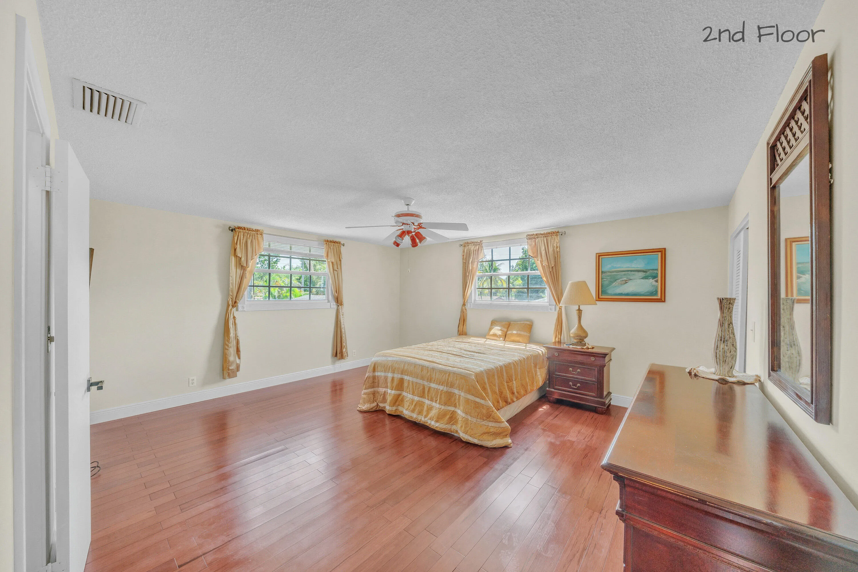 24 Guest Bedroom (2)