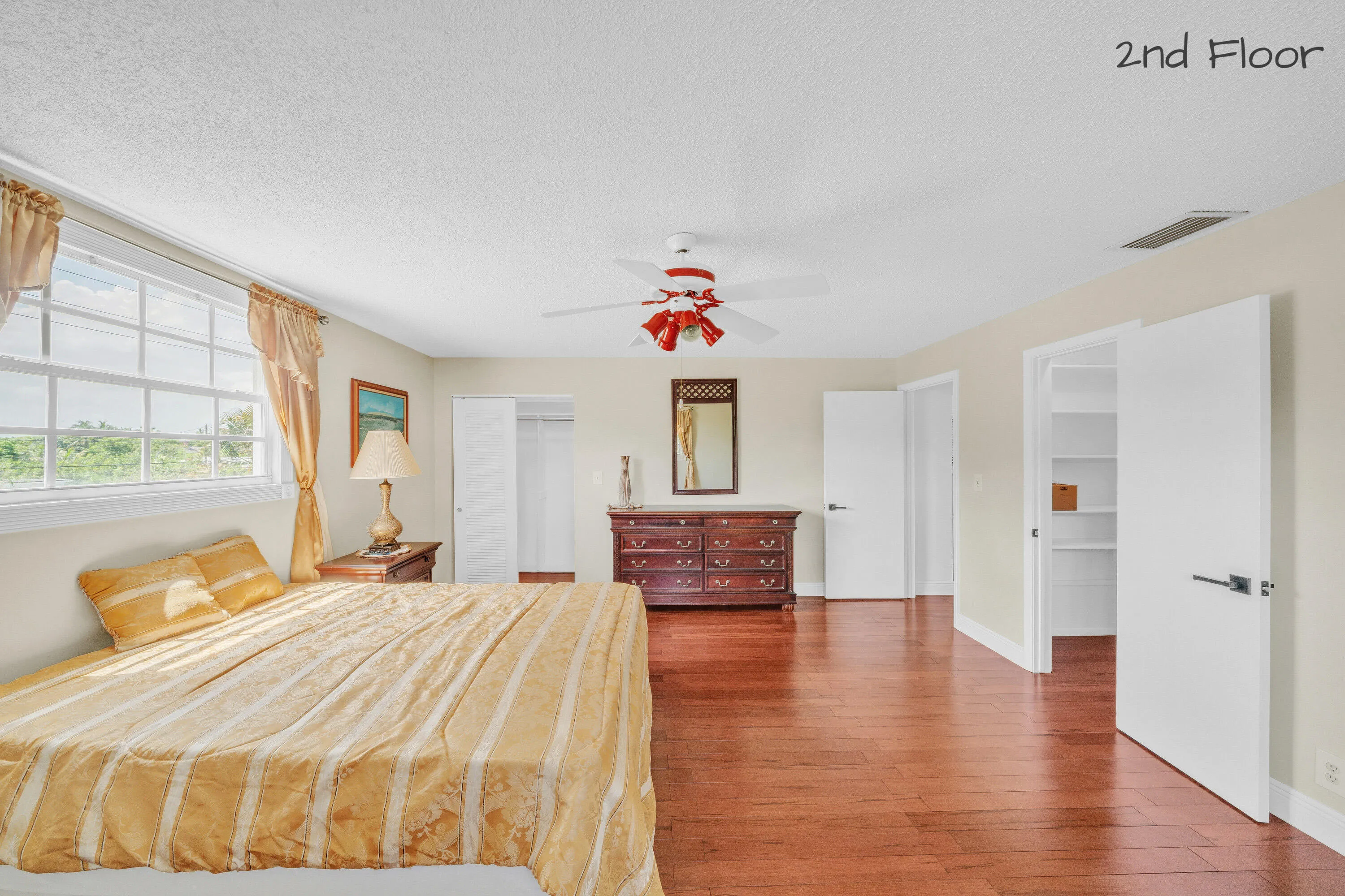 24 Guest Bedroom (3)