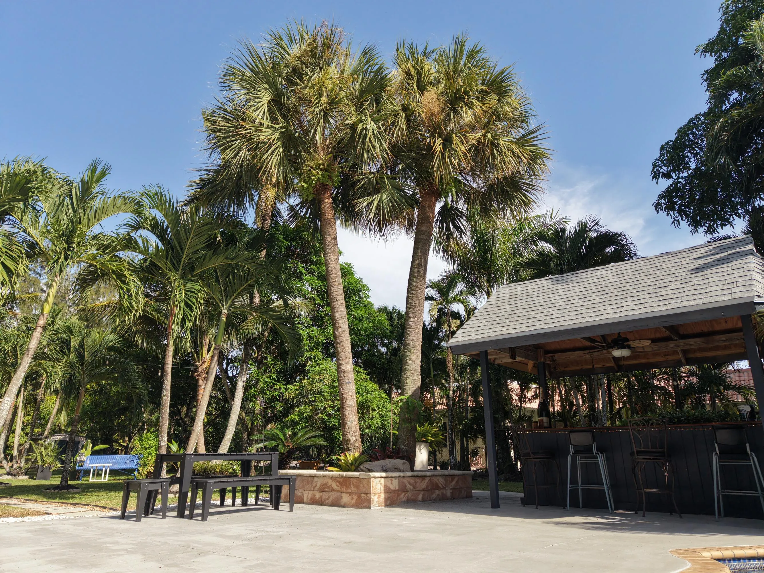 29 Tiki bar (2)