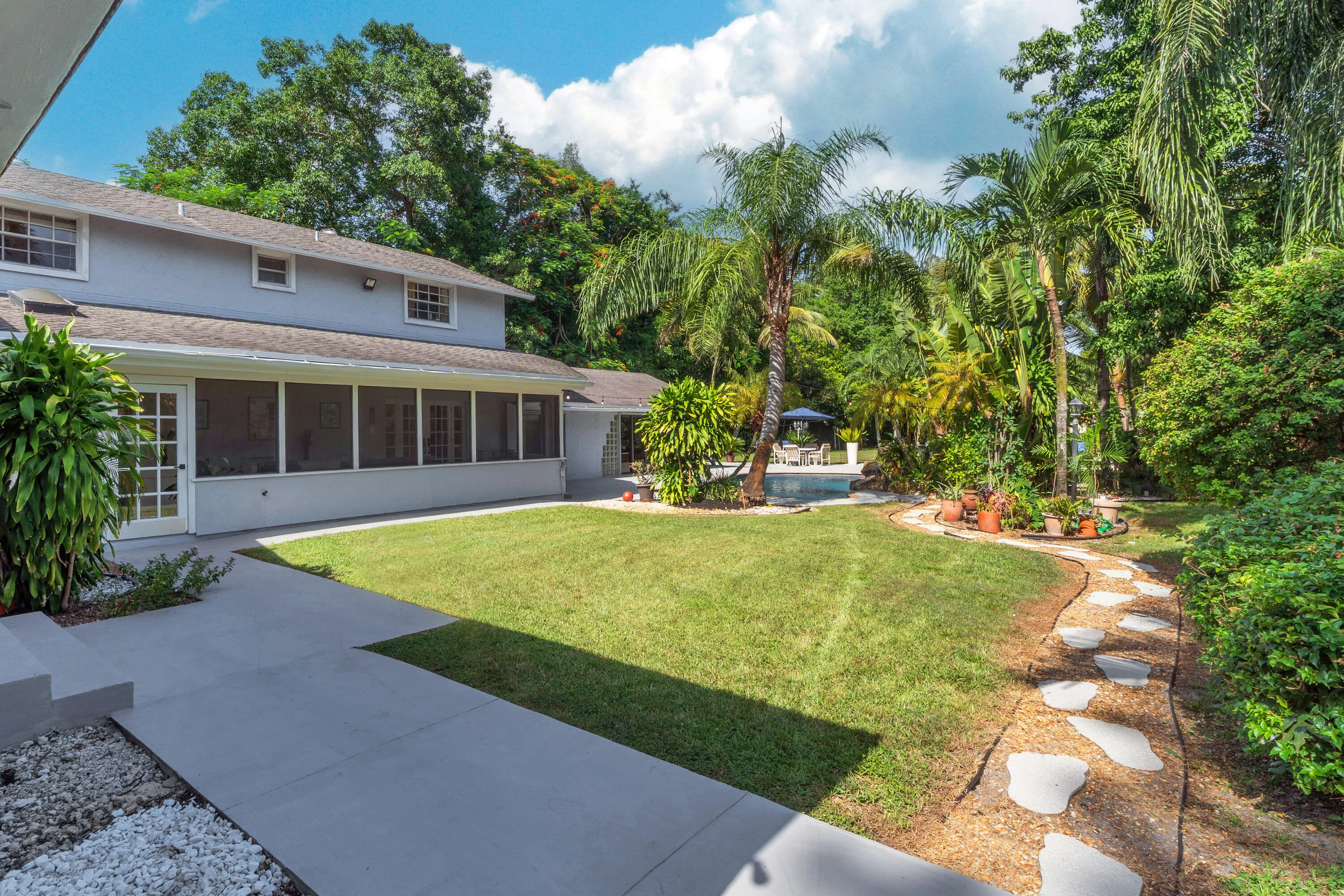 29 Backyard (2)
