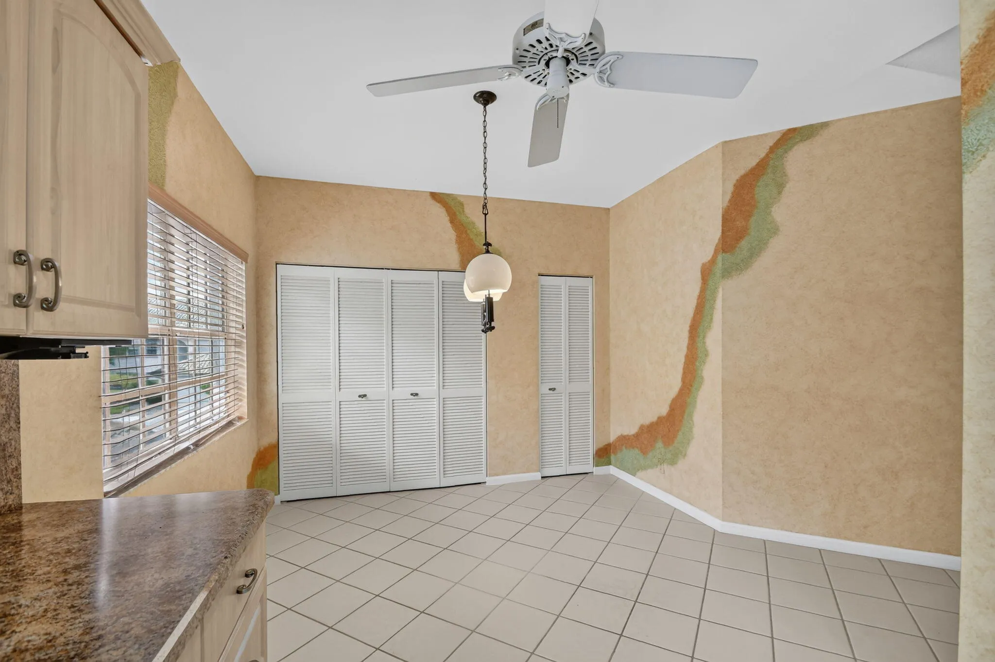 Large eat-in-area