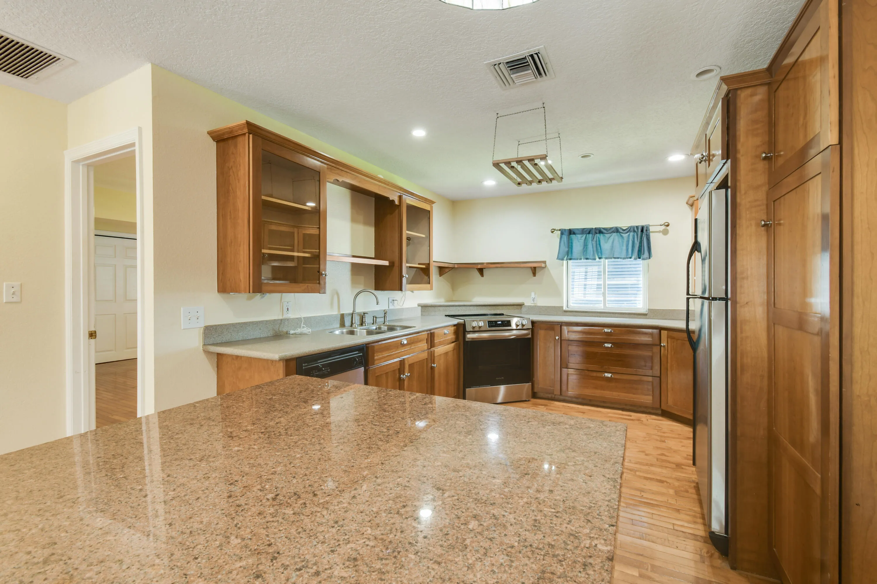 Property photo 33