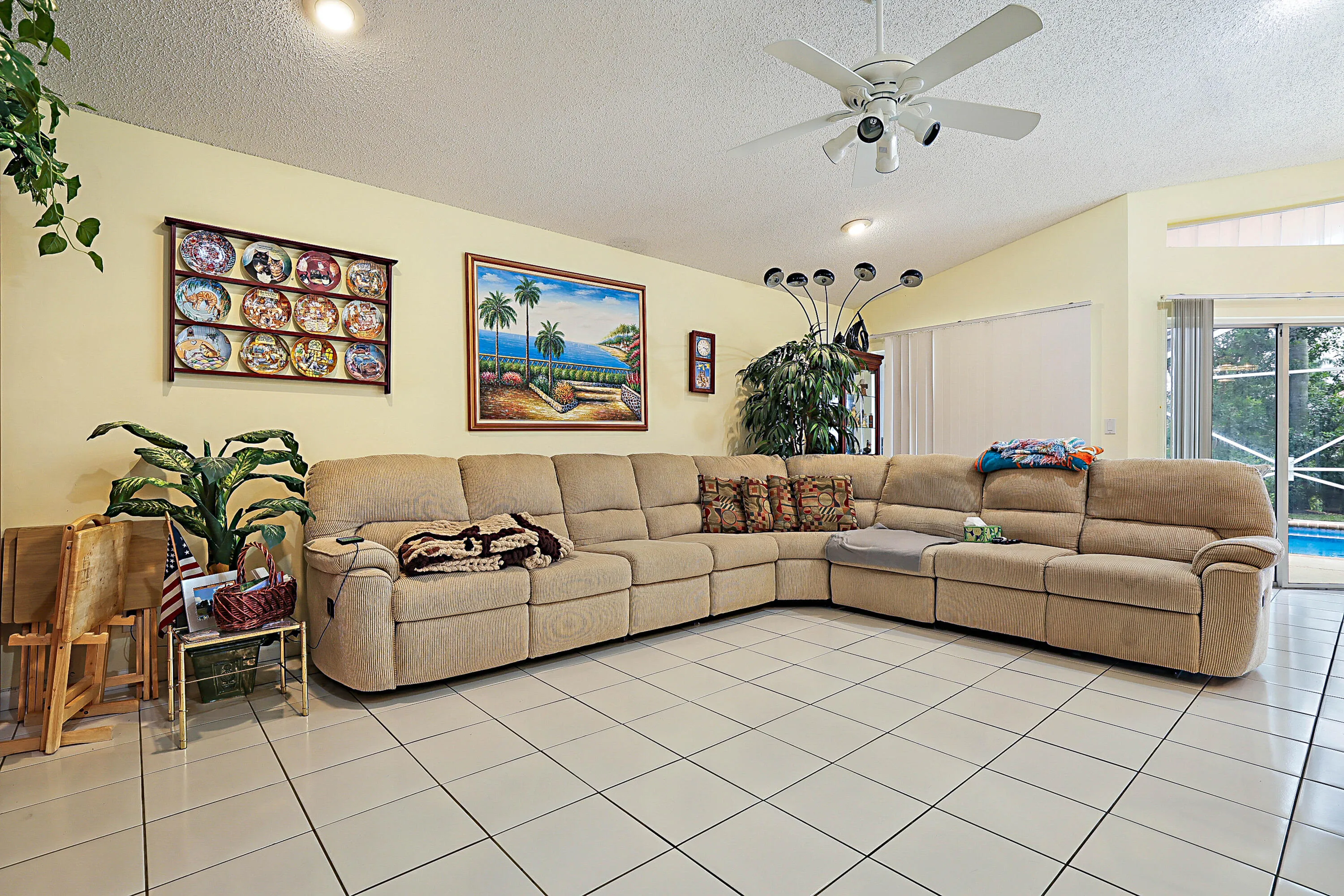 4900 NW 100 Terrace-12