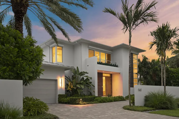941 Seagate Dr front exterior