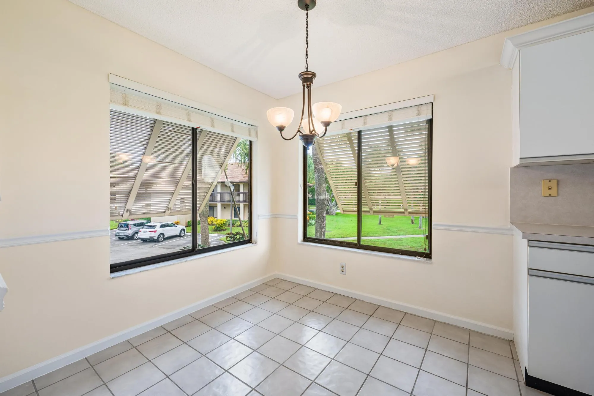 10101 Mangrove Dr. Apt 201-2