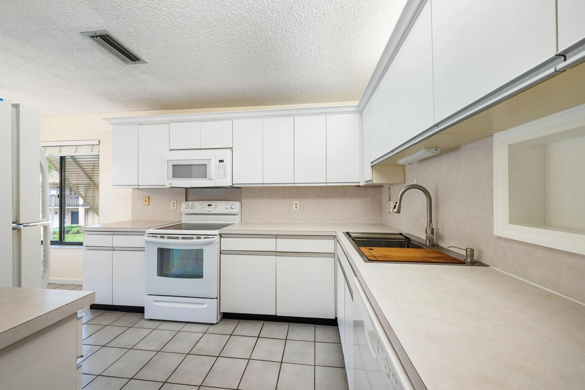 10101 Mangrove Dr. Apt 201-7