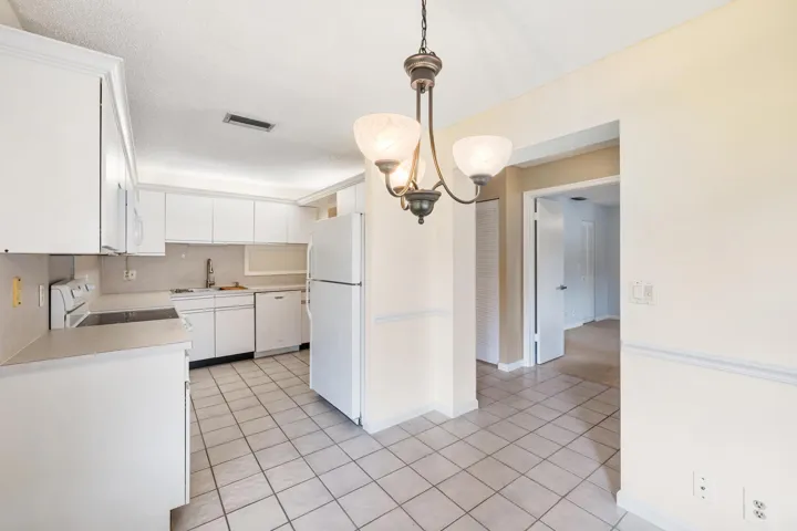 10101 Mangrove Dr. Apt 201-3