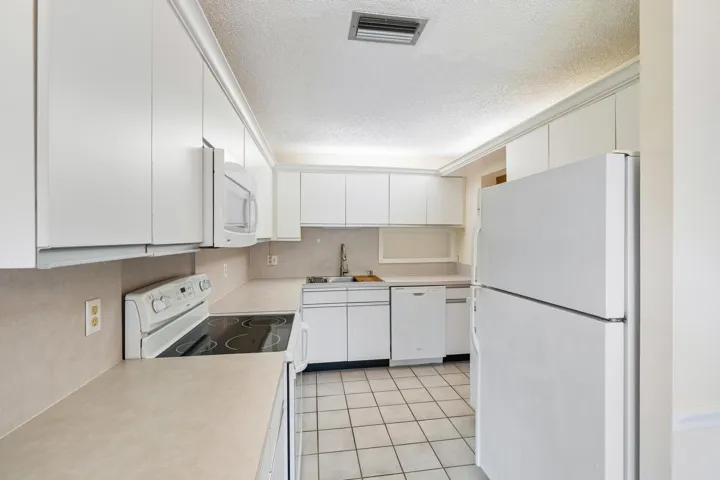 10101 Mangrove Dr. Apt 201-9