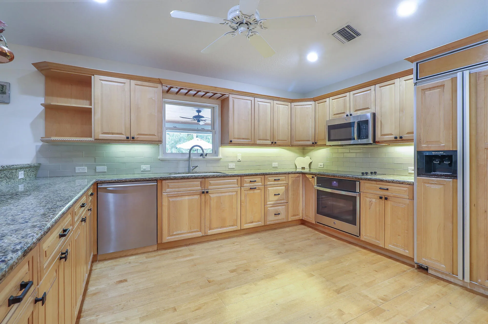 29-Kitchen