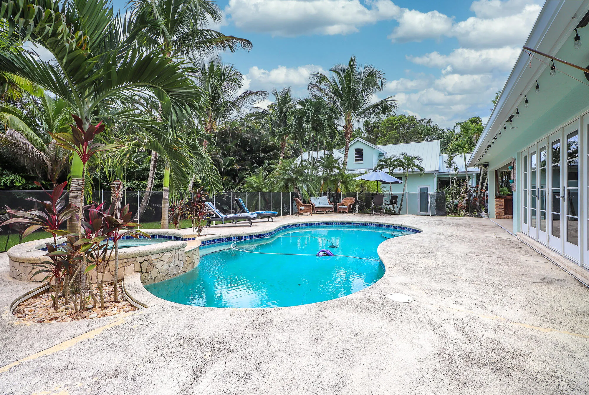 46-Pool