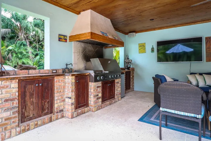 51-Summer Kitchen