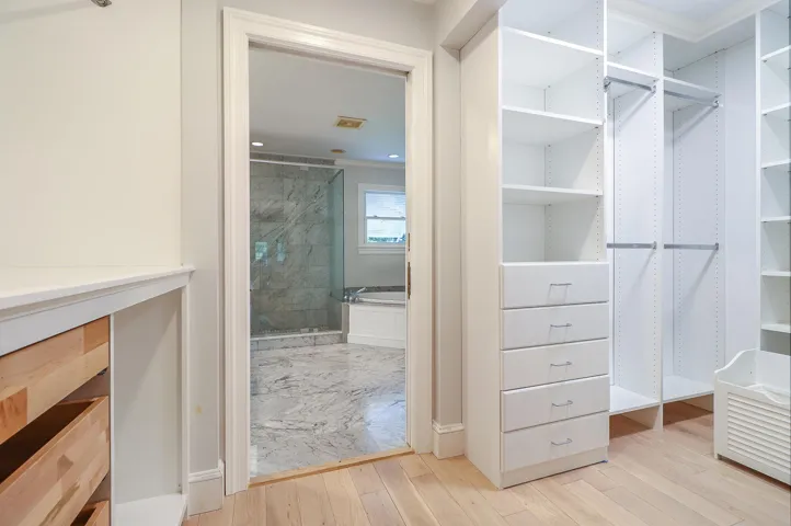 15-Master Closet