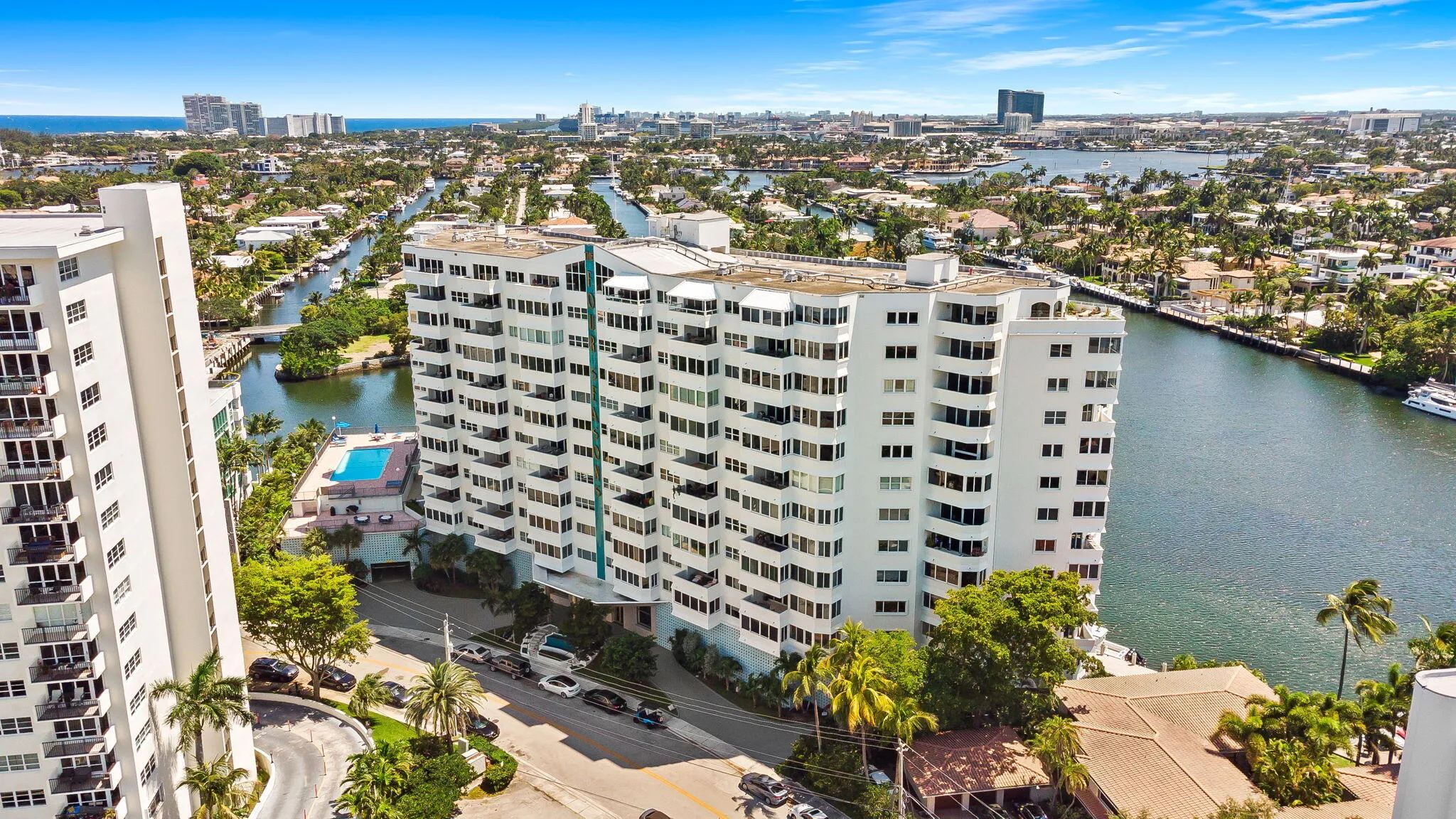 Prestigious mid-century building