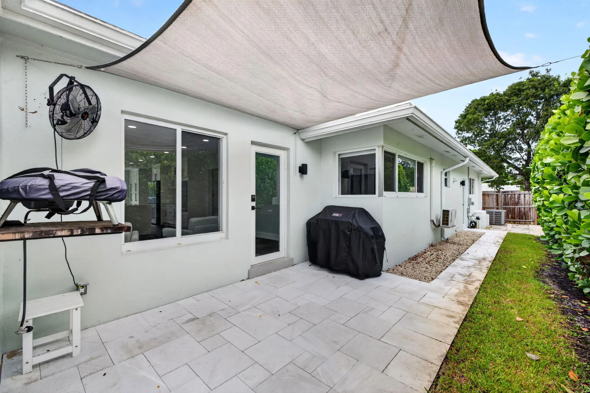 Side Patio 3