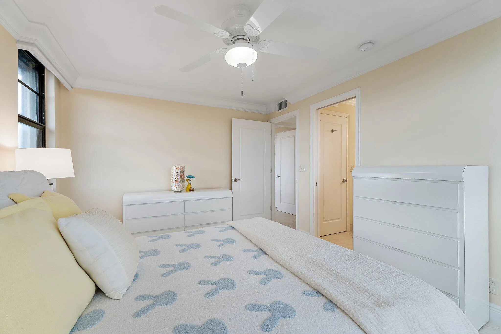 070-911OceanDr-506-JunoBeach-SMALL