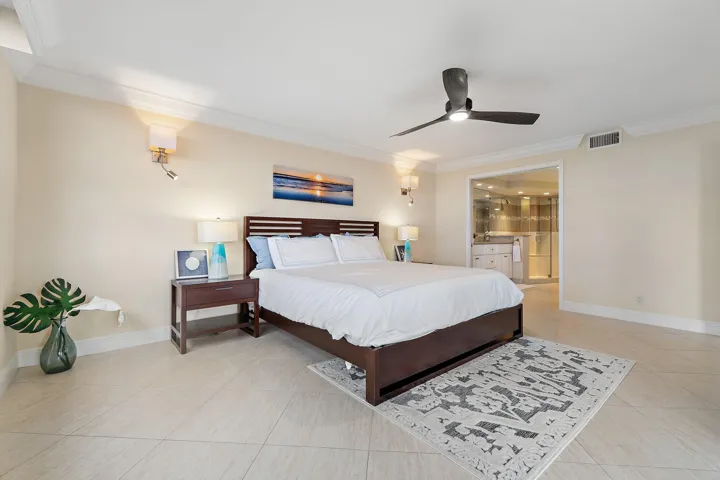 057-911OceanDr-506-JunoBeach-SMALL