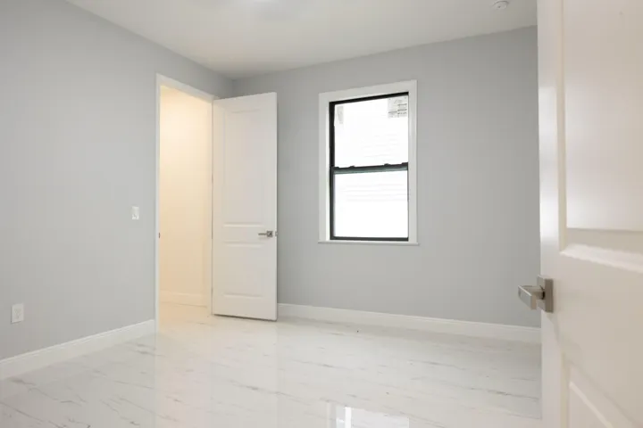 H42A2775