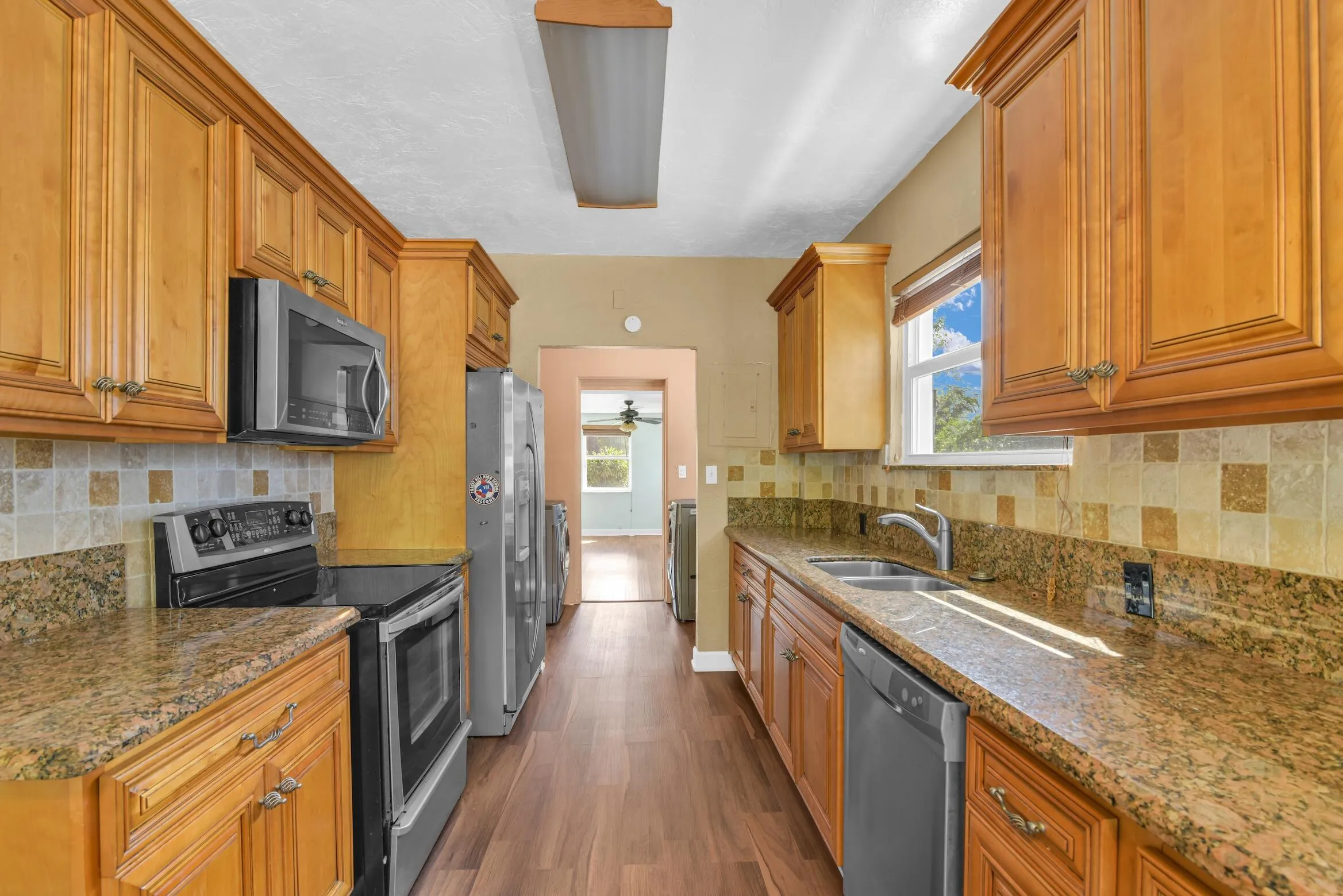 916 31st St West Palm Beach -34