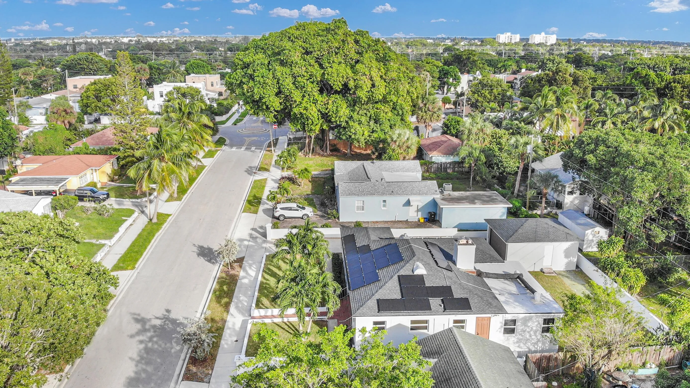 916 31st St West Palm Beach -8