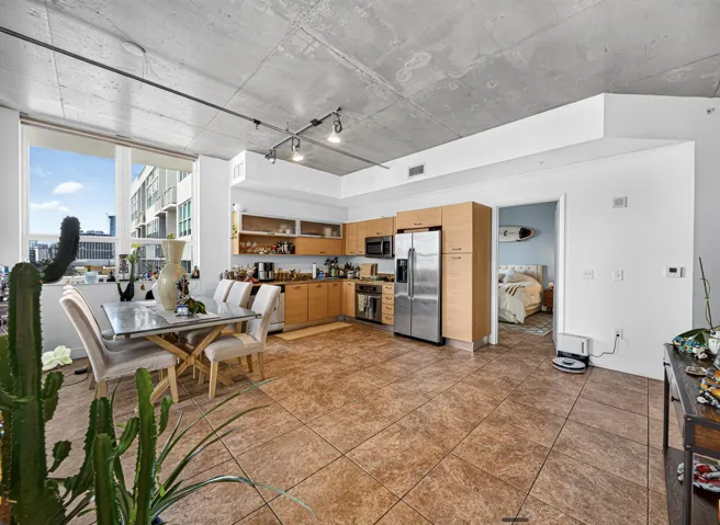 Kitchen/Dining