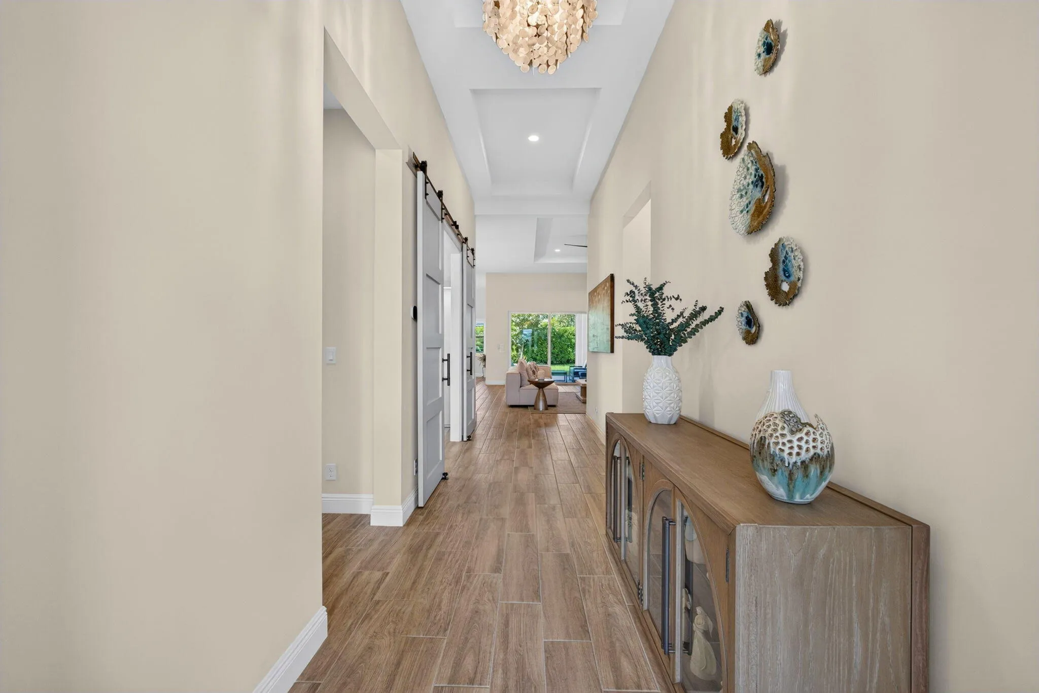 Foyer 8-web-or-mls-5D1A9787